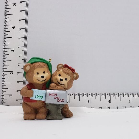 1990 Hallmark Mom and Dad Handcrafted Keepsake Holiday Christmas Ornament. - Picture 5 of 5